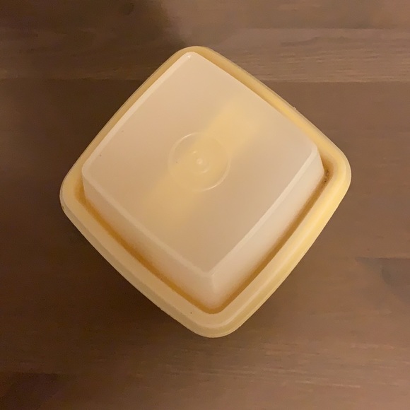 Tupperware Vintage “Pick-a-Deli” Pickle Container - Picture 5 of 7